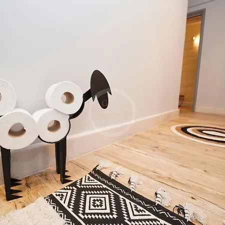 Villa Olive Grove Rock *