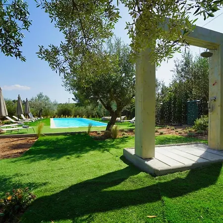 Villa Olive Grove Rock *