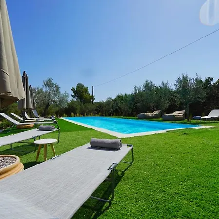 Villa Olive Grove Rock *