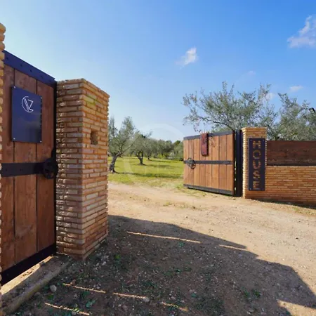 Villa Olive Grove Rock