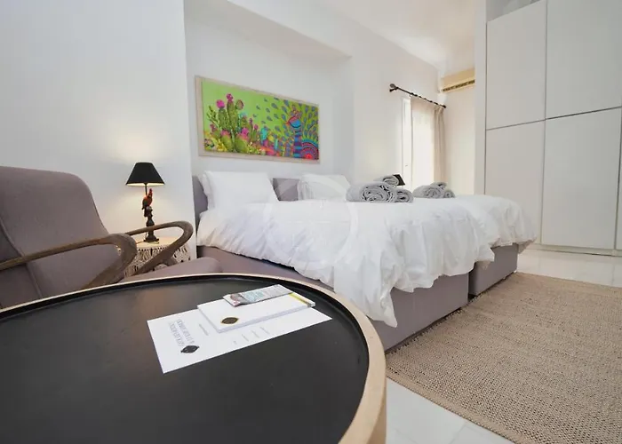 Olive Grove Rock * Aghios Emilianos (Peloponnese)