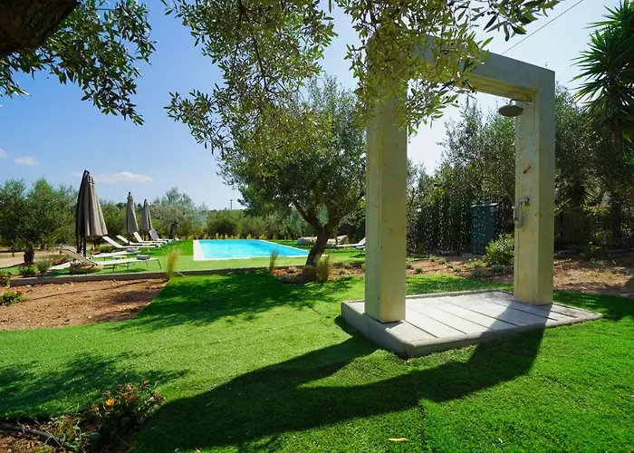 Villa Olive Grove Rock *